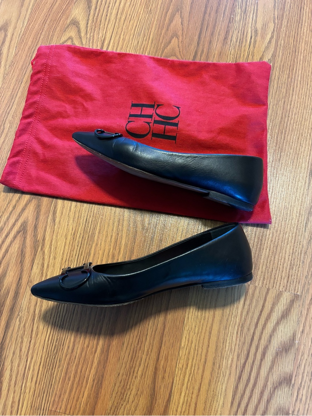Carolina Herrera Initials Insignia Leather Ballet Flats - Picture 5 of 14